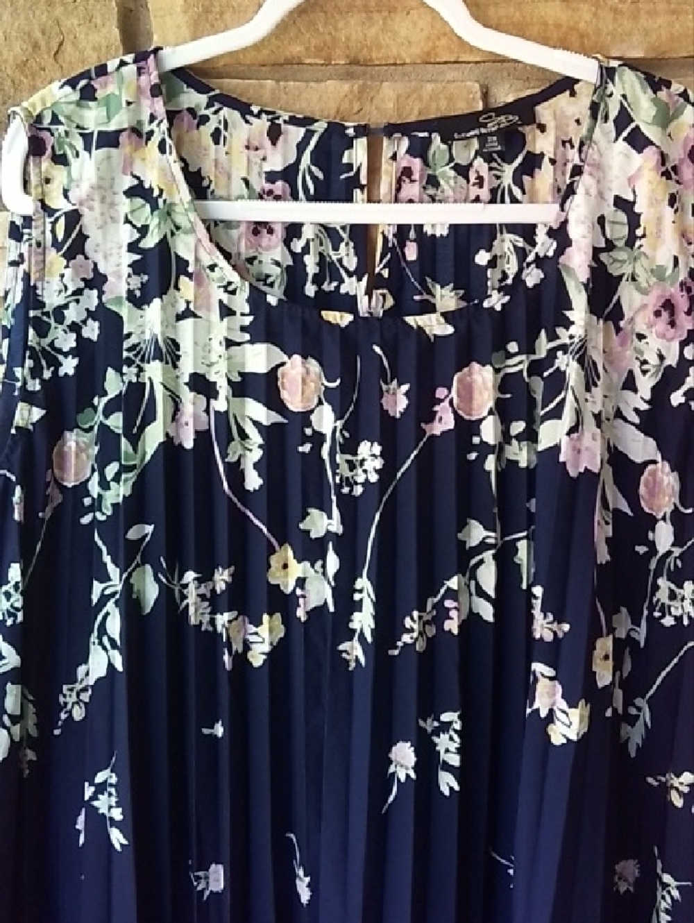 Suzanne Betro Navy Floral Dress with Pastel Accents - Picture 3 of 4